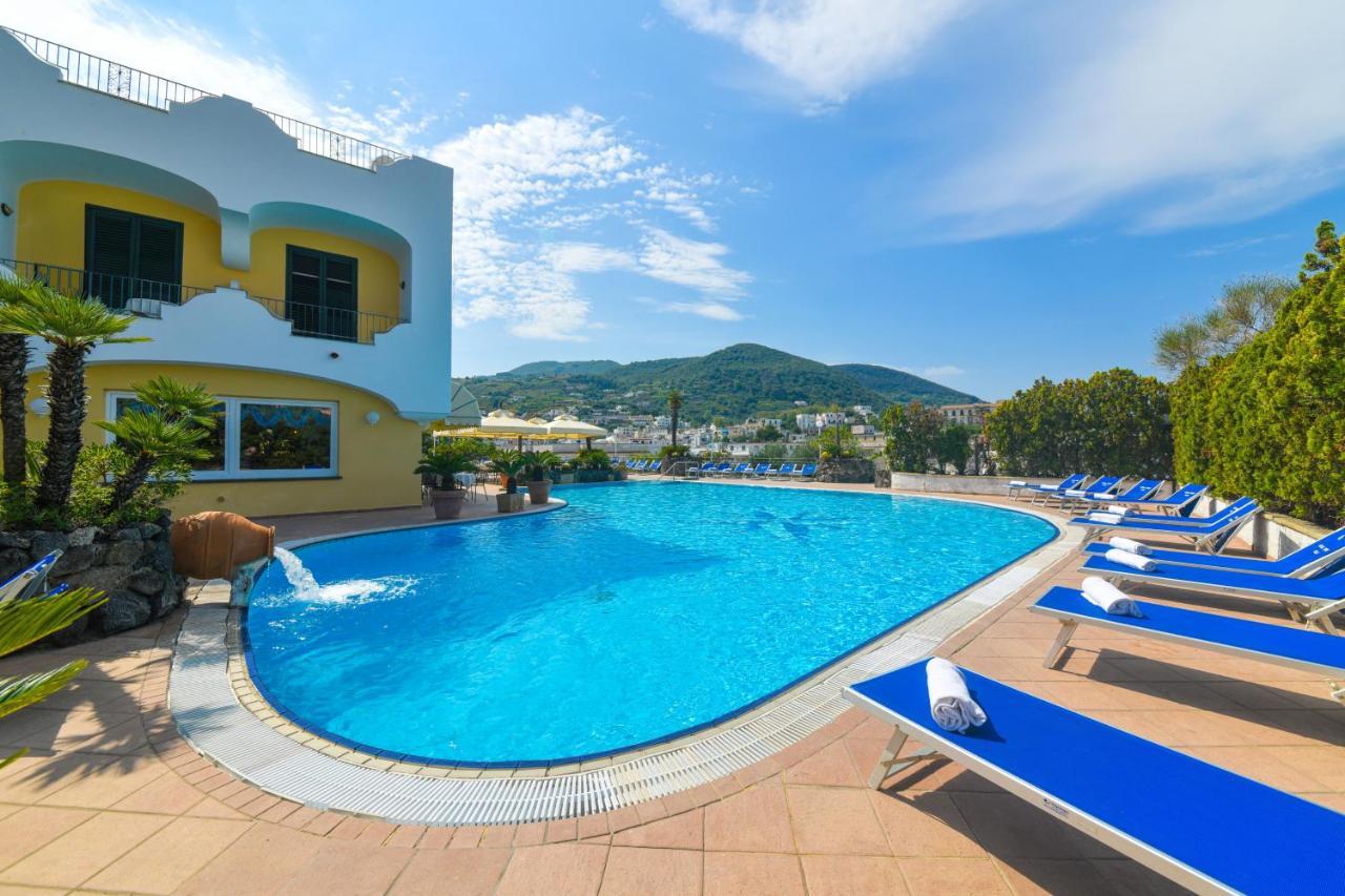 Offerta Vacanza di Natale a Ischia: Hotel Felix 4 Stelle in Centro con Terme, Massaggi e Beauty